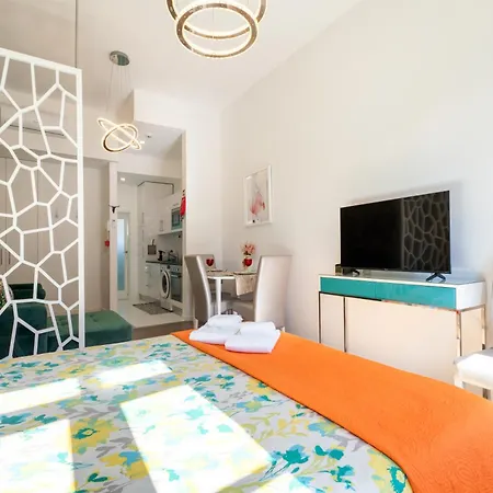 Cozy 2 Ac Near Metro Apartment Porto