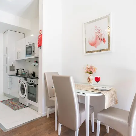 Apartment Cozy 2 Ac Near Metro